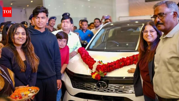 14-year-old-Vaibhav-Sooryavanshi-flaunted-a-new-car-worth-Rs-22.jpg 14-year-old Vaibhav Sooryavanshi flaunted a new car worth Rs 22 lakh after receiving an award of Rs 50 lakh from the Bihar CM. cricket news