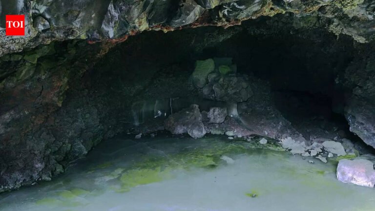 A desert ice cave in New Mexico has stayed below freezing for 3,400 years | World News