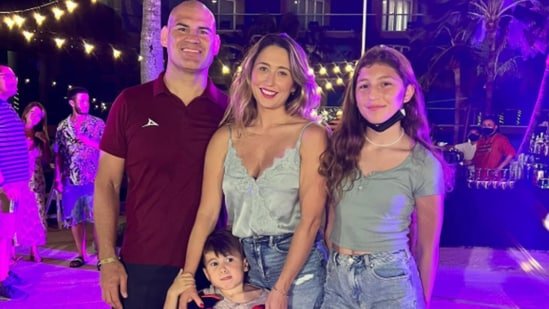 Cain-Velazquez-Family-Who-is-His-Wife-Michelle-Its-all.png Cricket in L1