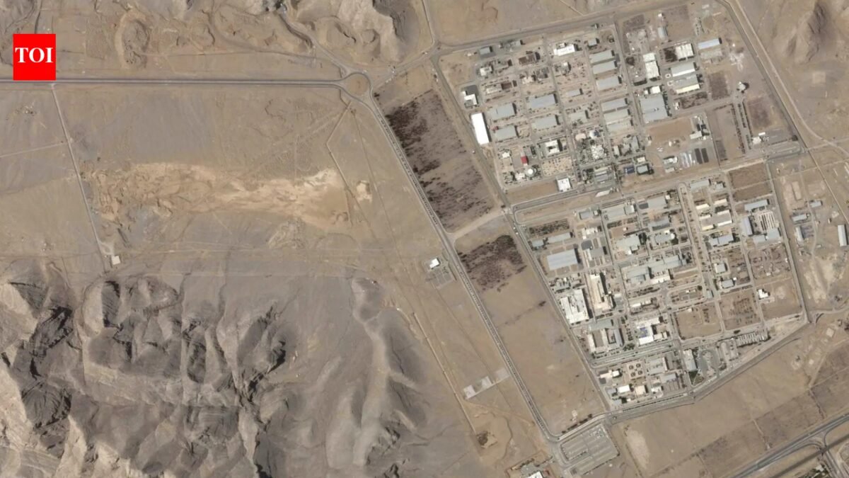 Can Iran obtain bomb-grade uranium in "a week"? Protests erupt again in Tehran - latest developments