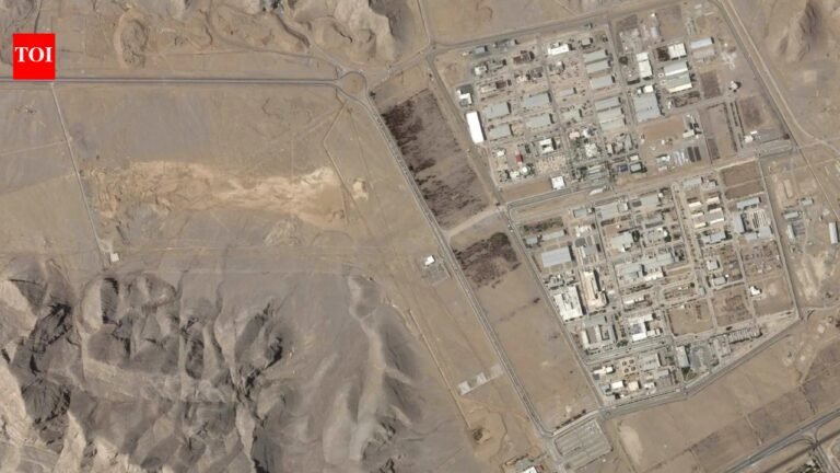 Can Iran obtain bomb-grade uranium in “a week”? Protests erupt again in Tehran – latest developments