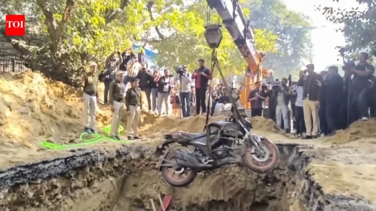 Delhi govt suspends 3 engineers after motorcyclist accident – Latest News India