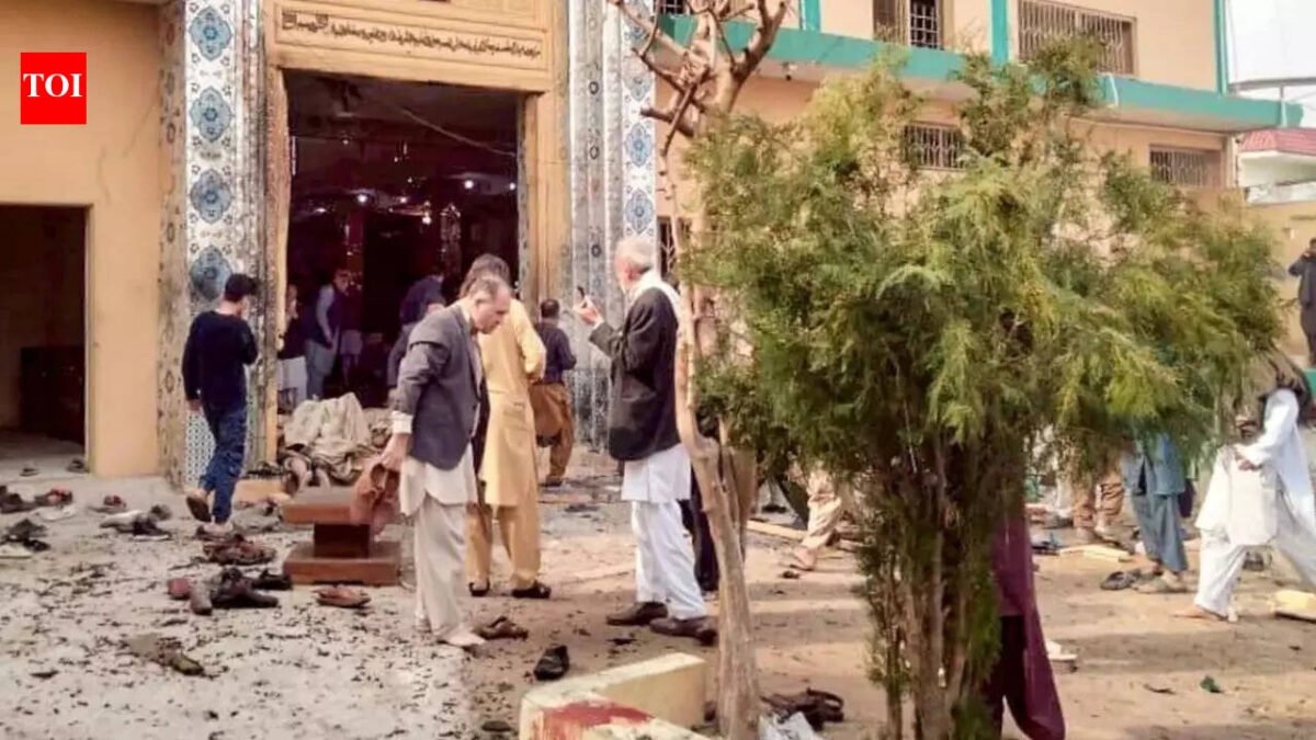 Evening News Report: Suicide bombing in Pakistan kills 31, injures more than 160; Siddaramaiah's son rules out leadership change, other possibilities India News