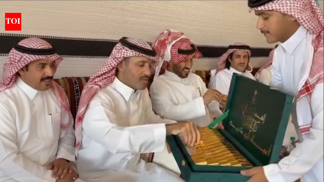 "Gold bars" at Saudi weddings? What appears to be a 24-carat gift is actually something else | World News