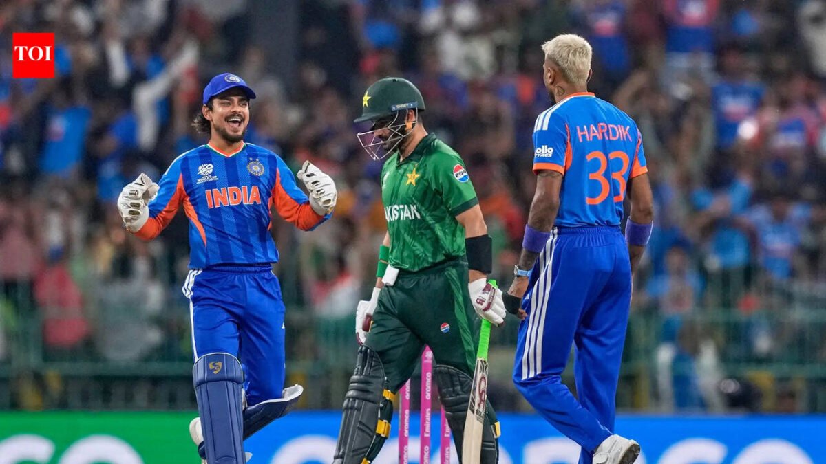 'India rocked': Sachin Tendulkar leads chorus, Virender Sehwag sings 'full kambal kuttai' after Pakistan demolition | Cricket News