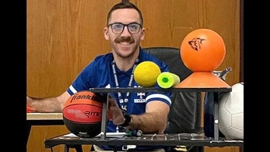 James-Heidorn-Chicago-teacher-launches-GoFundMe-after-losing-job-over.jpg Cricket in L1