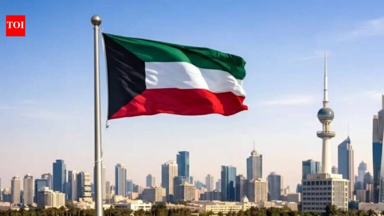 Kuwait Cash Declaration: Kuwait forces tourists and residents to declare cash carrying more than 3,000 KD via Sahel App | World News