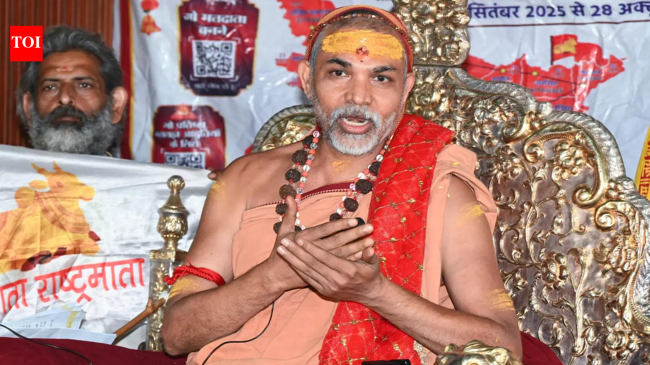 POCSO case: Swami Avimukteshwaranand Saraswati files anticipatory bail plea, says will 'talk to police' | India News