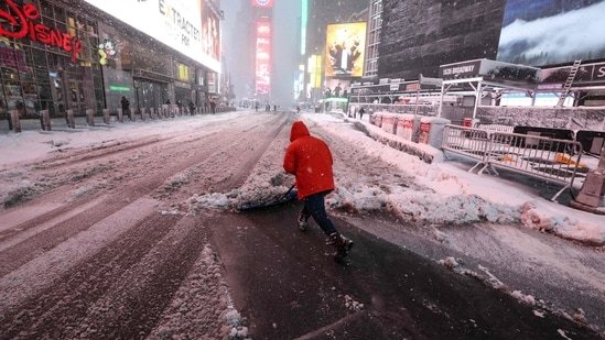 Potentially-historic-bomb-cyclone-hits-Northeast-US-travel-bans-imposed.jpg Cricket in L1