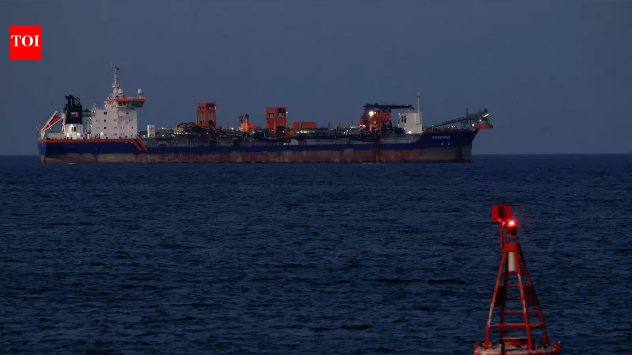 2 Indian-flagged oil tankers pass through Strait of Hormuz; Iran denies taking ransom