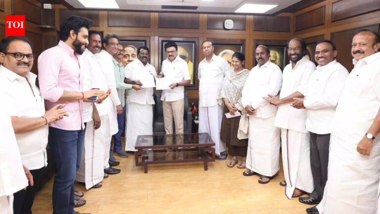 28 seats and one Rajya Sabha seat: Congress, DMK sign agreement for Tamil Nadu polls