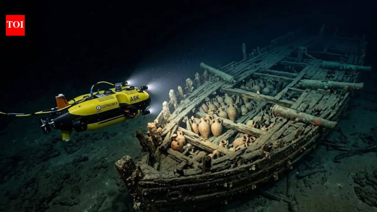 A hidden world 2.5 kilometers underwater: How an underwater drone discovered France's deepest shipwreck | World News