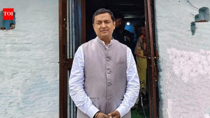 BJP MP Baluni plays Holi in 'ghost village', seeks return of former residents