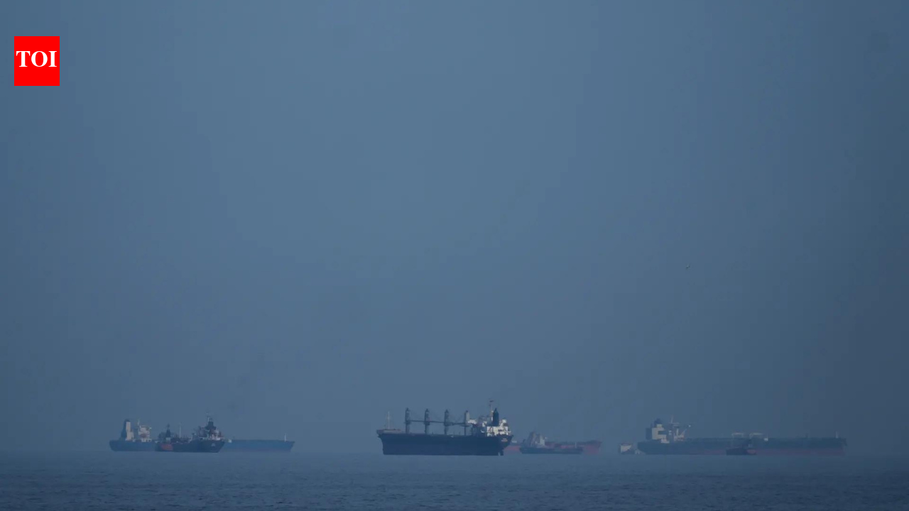 Britain authorized the United States to use British bases to carry out strikes against Iranian missile sites targeting ships in the Strait of Hormuz.