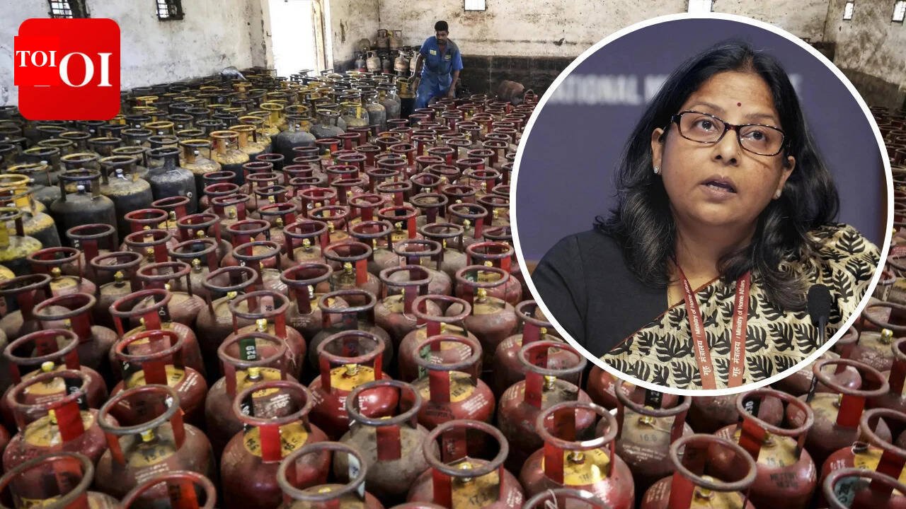 'Difficult situation': Government updates LPG supply situation, urges citizens to avoid panic bookings