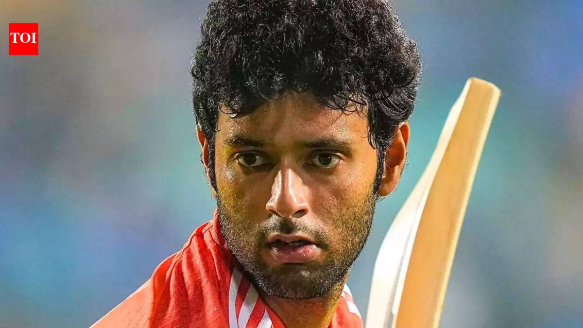 Dube, who had to travel by train after winning T20 WC title, posts touching post