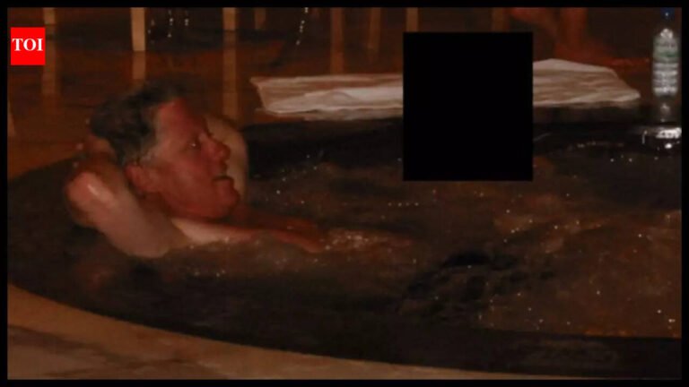 Famous photo of Bill Clinton with Epstein and Maxwell during his 2002 trip to Asia: Bill Clinton in a hot tub with a woman