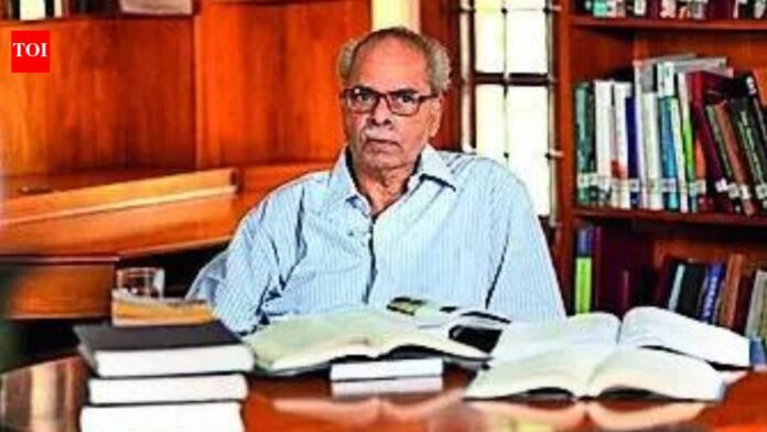 Intellectual historian KN Panikkar dies


