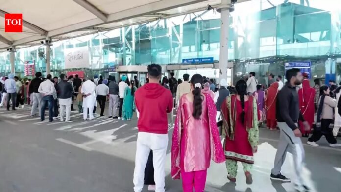 Iran-War-Nearly-2000-flights-canceled-air-travel-paralyzed.jpg Iran War: Nearly 2,000 flights canceled, air travel paralyzed