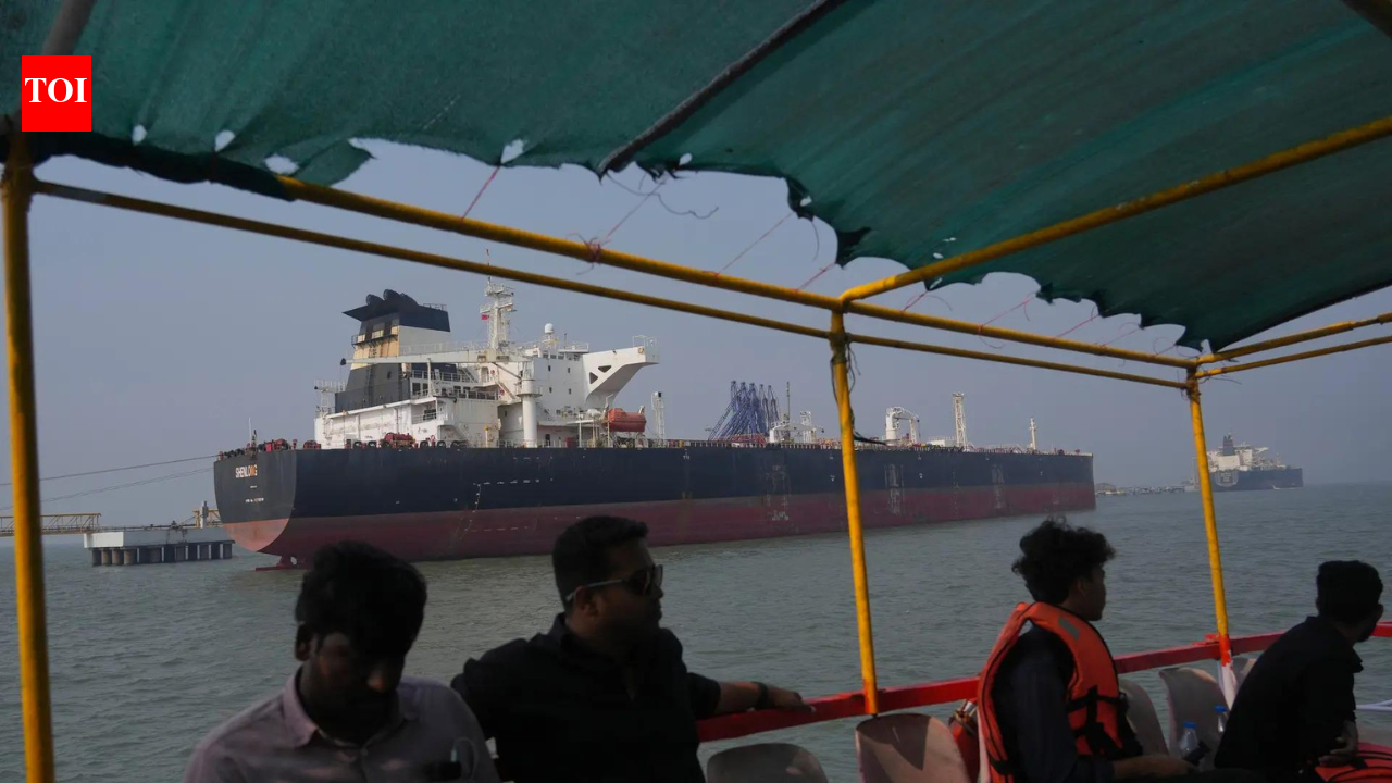 Iran attacks fully loaded Kuwaiti oil tanker at Dubai port; spill risk flagged