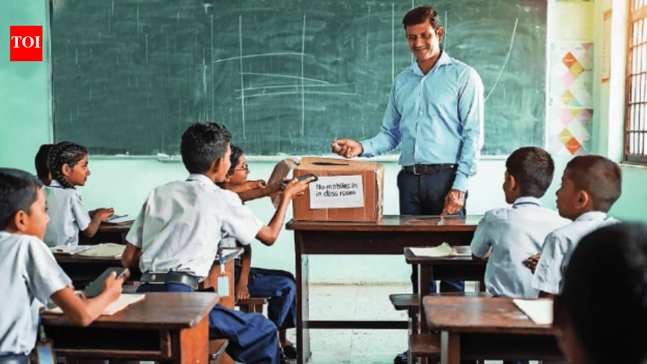 Is a total ban on smartphones in classrooms the way forward?
