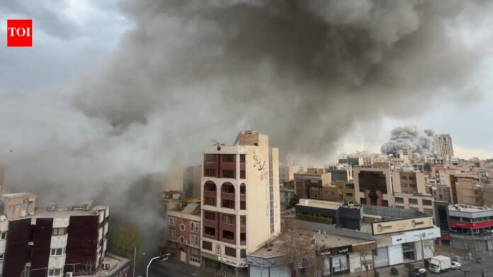 Maintain 'constant vigilance': DG delivers cargo to Indian sailors in West Asia

