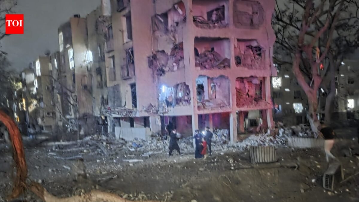 More than 100 people injured in Iranian missile attack on Israel; Netanyahu called it a "difficult night to fight for the future"