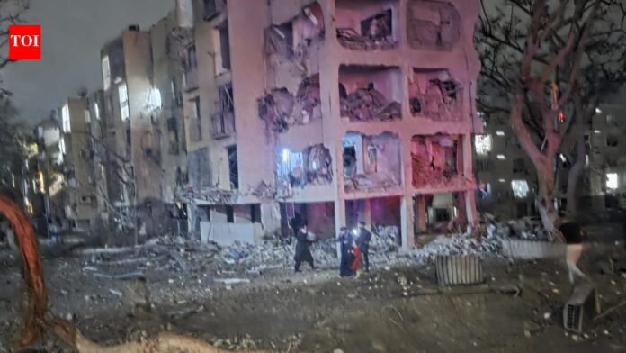 More than 100 people injured in Iranian missile attack on Israel; Netanyahu called it a 