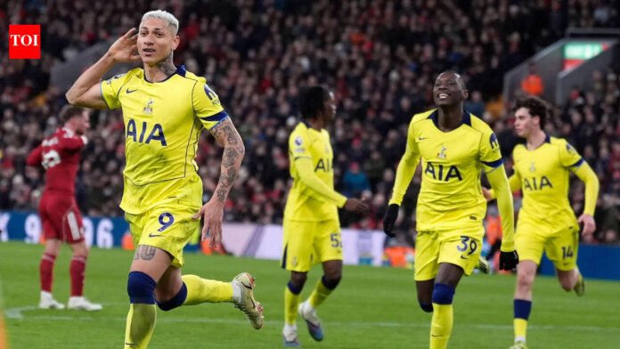 Premier League: Richarlison's late goal saves Tottenham against Liverpool; Manchester United beat Villa

