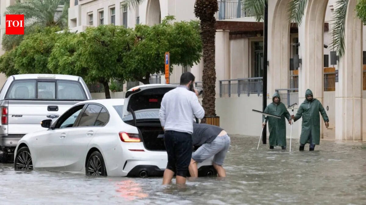 Rainy day commuting in the UAE: When does your travel time count as paid work time in the emirates?