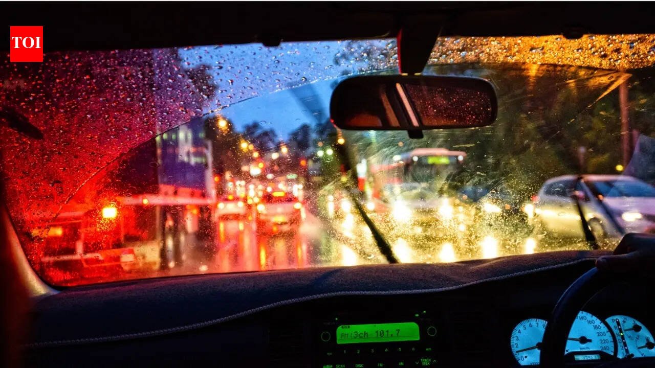 Rainy day driving fines in the UAE: 7 penalties that UAE drivers need to be aware of