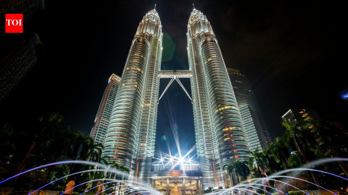 Record-breaking competition: Malaysia let Japan and South Korea compete to build twin towers and the result shocked everyone | World News