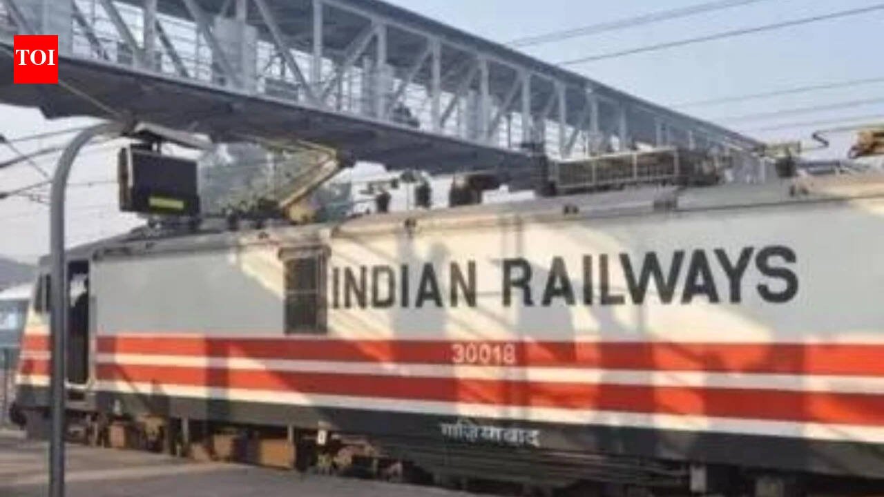 Six railway bureau officials retire due to poor performance