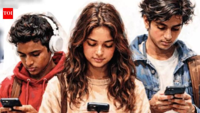 Smartphones and Silent Destroyers: How Motifs Are Eroding Social Ties

