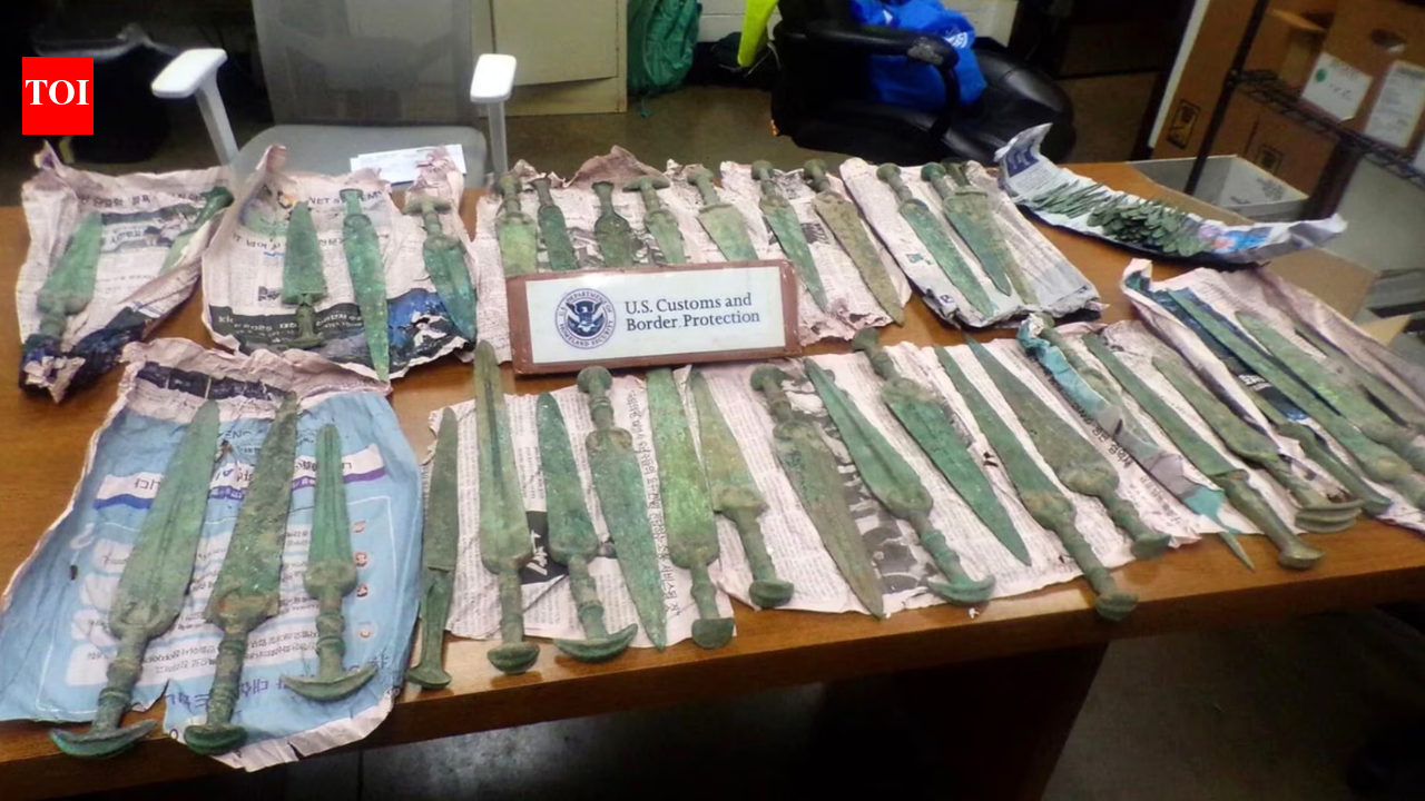 The Port of Philadelphia in the United States seized 36 4,000-year-old swords in a bizarre smuggling case World News