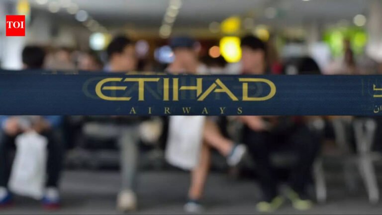 Travel chaos March 1, 2026: Etihad Airways suspends flights from Abu Dhabi and issues emergency suspension notice to passengers amid tensions between Iran, US and Israel