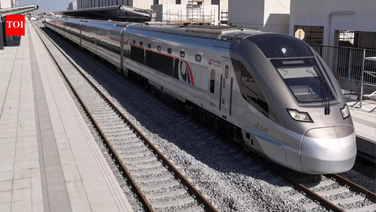 UAE residents returning home: UAE residents return home from Saudi border on 3 special Etihad Rail trains | World News