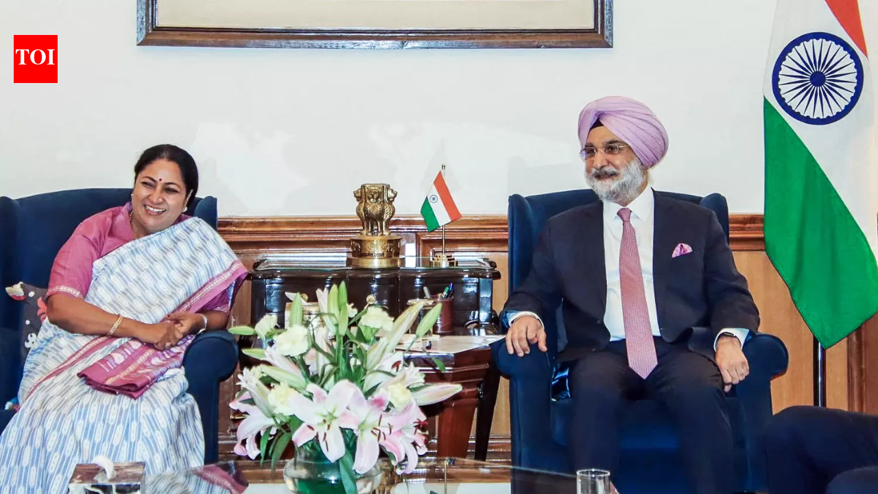 CM Gupta, LG Sandhu attend GGSIPU conference; 26,649 degrees awarded
