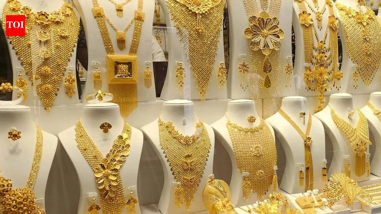 Dubai Gold Prices: UAE gold prices fall by Dh4 after hitting weekly highs as Dubai rates fall below Dh570 | World News