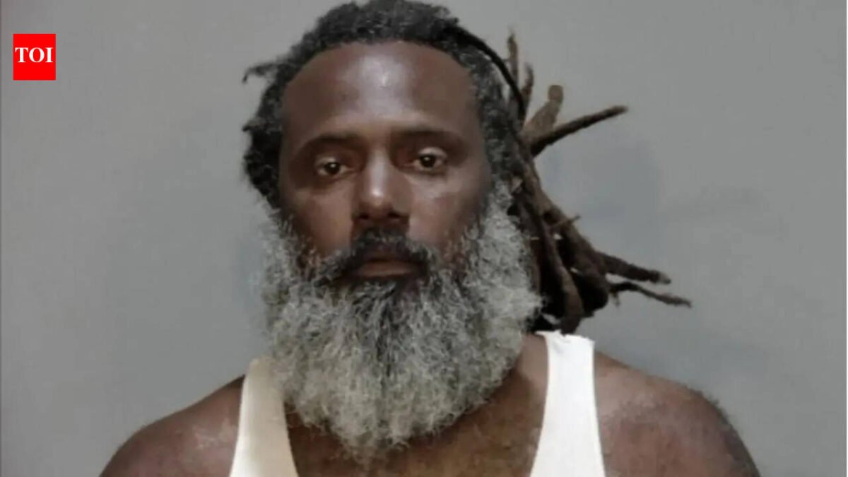 FLORIDA: Florida man arrested for wielding machete at milk crate; charged with possession of a deadly weapon