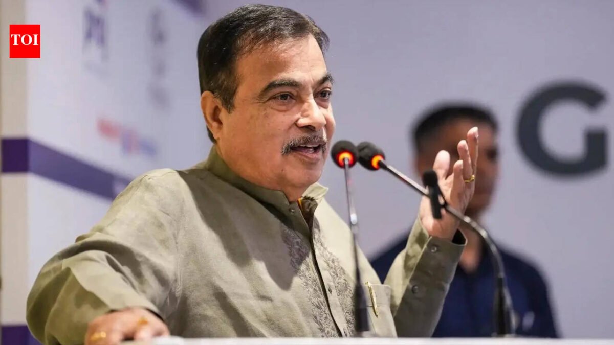 Gadkari slams automakers over CAFE-3 lobbying