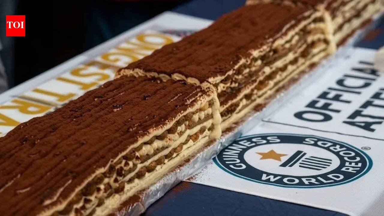 Guinness World Records: London breaks Guinness World Record, 100 chefs use 50,000 biscuits to make 440-meter-long tiramisu | World News