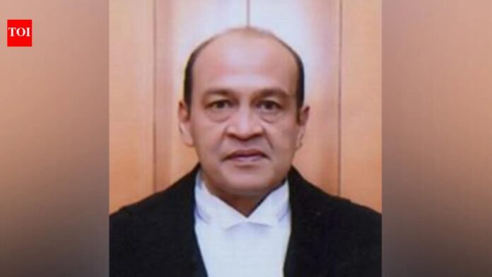 Judge resigns after a year after huge amount of cash found in home

