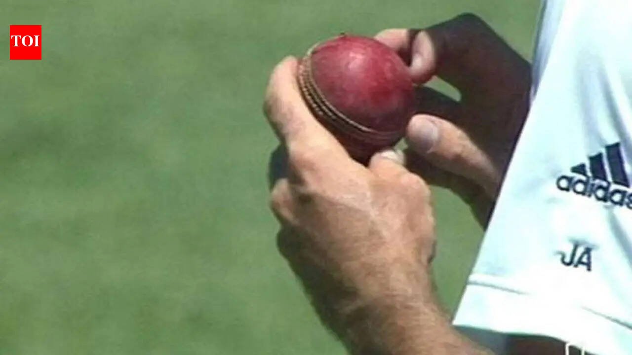 'Let people grab the ball': England star calls for ball tampering to be 'legalised'
