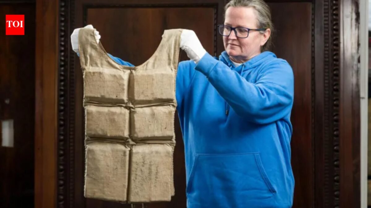 Life jacket worn by Titanic survivor sells for £670,000 ($906,000) at UK auction News of the World