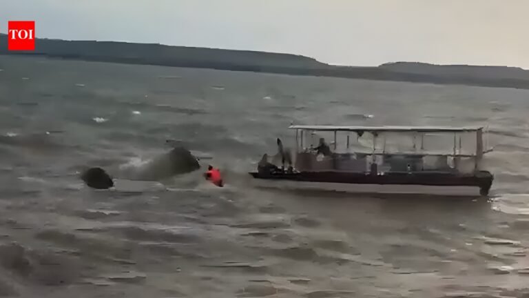 MP boat accident: Cruise ship capsizes in Jabalpur, 4 dead, rescue operation underway