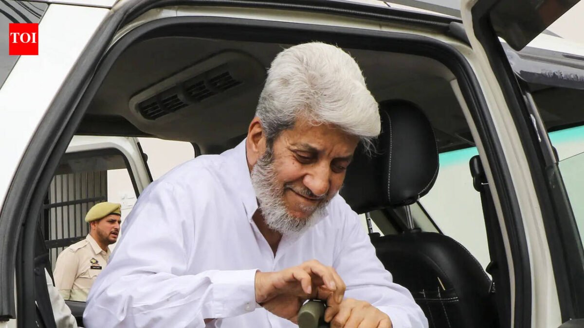 NIA court extends custody of separatist Shabir Shah in 1996 mob violence case till May 6
