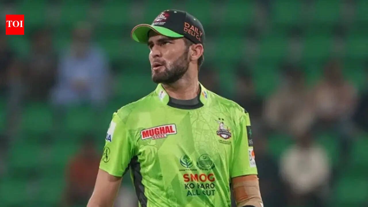 PSL drama! Shaheen Shah Afridi loses temper, slams bat in outburst - Watch