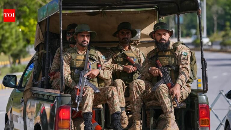 Pakistani military contingent arrives in Saudi Arabia