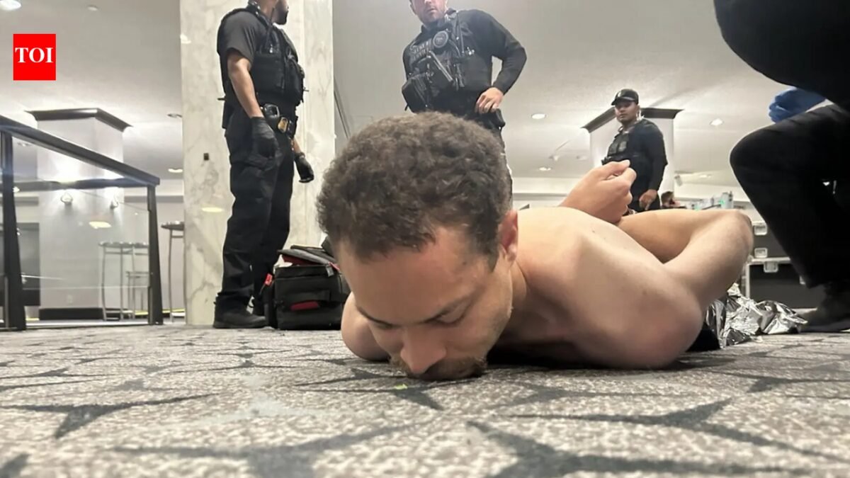 'Put it together and run to ballroom': Volunteer recalls WH gunman assembling 'long weapon' in 'makeshift room'